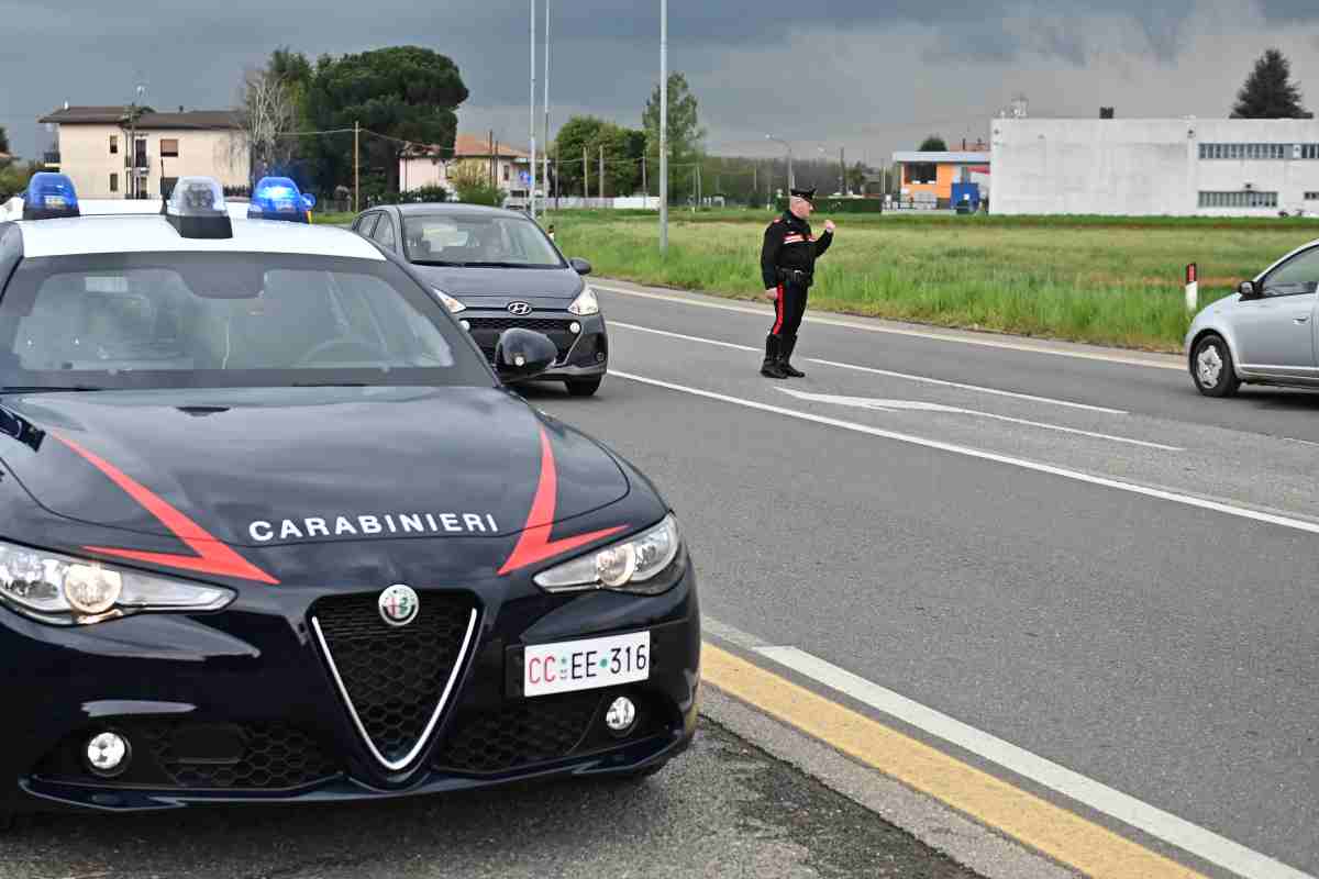 Carabinieri auto