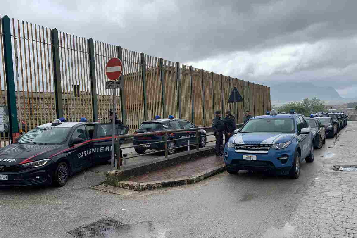 Carcere di Avellino, detenuto aggredisce due agenti