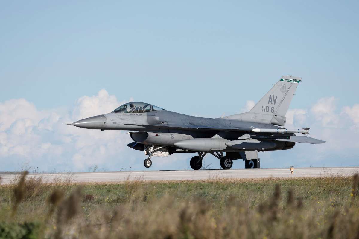 F16 precipita in Corea del Sud