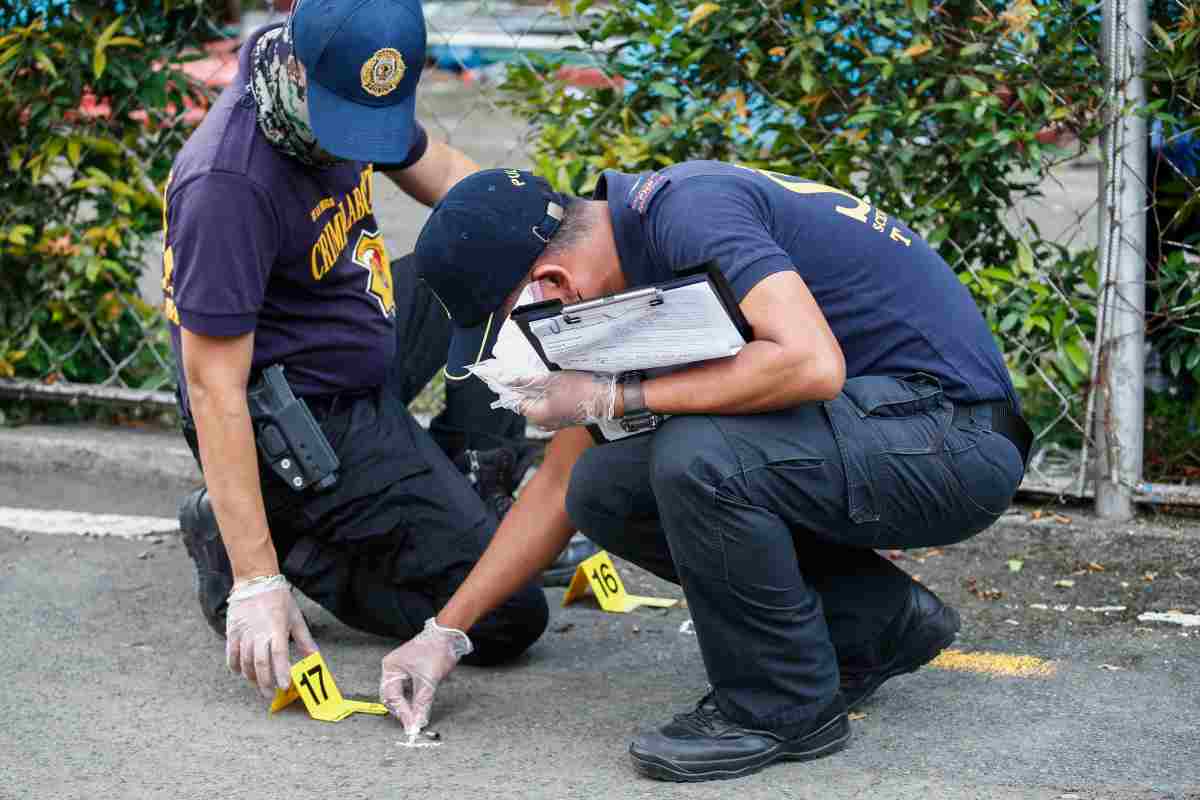 Ucciso giornalista radiofonico davanti casa