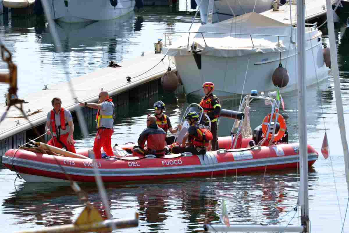 Barca ribaltata sul Lago Maggiore