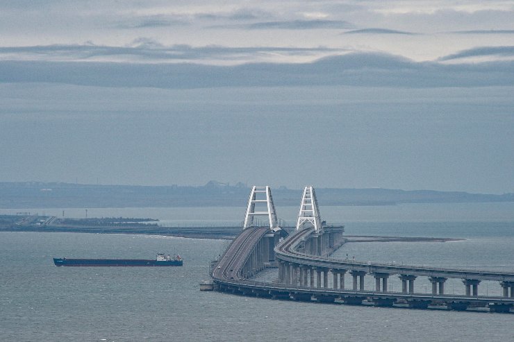 Allerta massima su Ponte Crimea