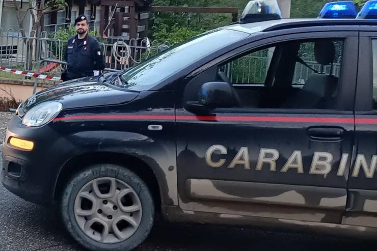 Uomo trovato morto in un camion per rifiuti