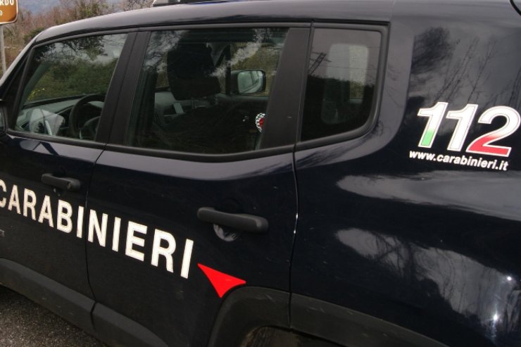 Terrorizzava e picchiava nonni per droga