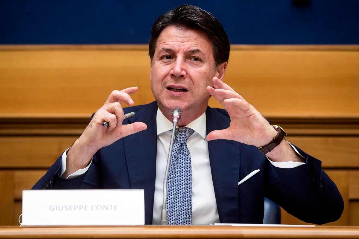 Conte assente al funerale di Berlusconi