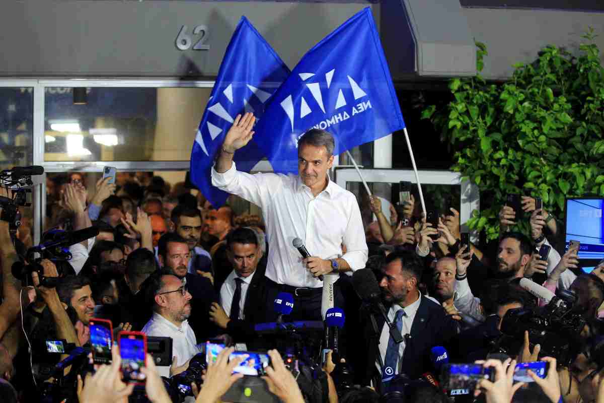 La festa di Kyriakos Mitsotakis dopo la vittoria delle elezioni in Grecia