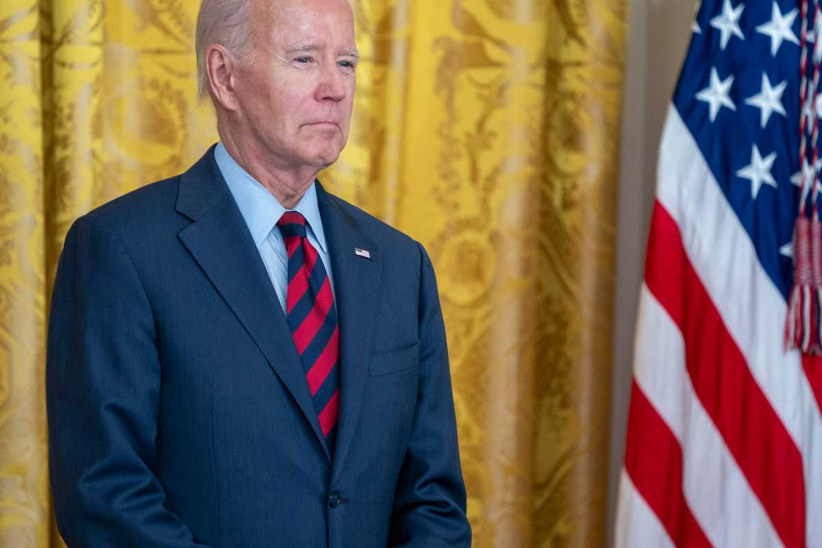 Le foto hackerate usate dalla senatrice repubblicana contro Joe Biden