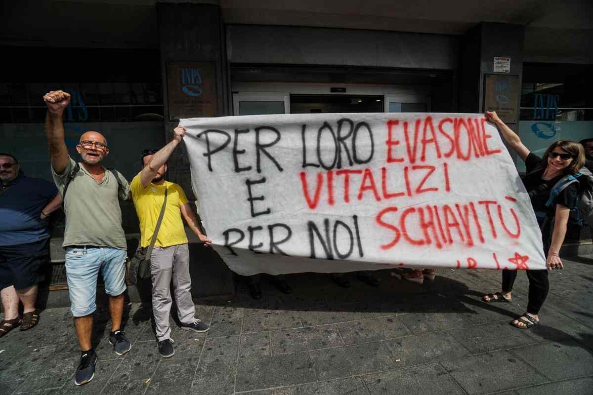 Rdc, cittadini in piazza a Napoli
