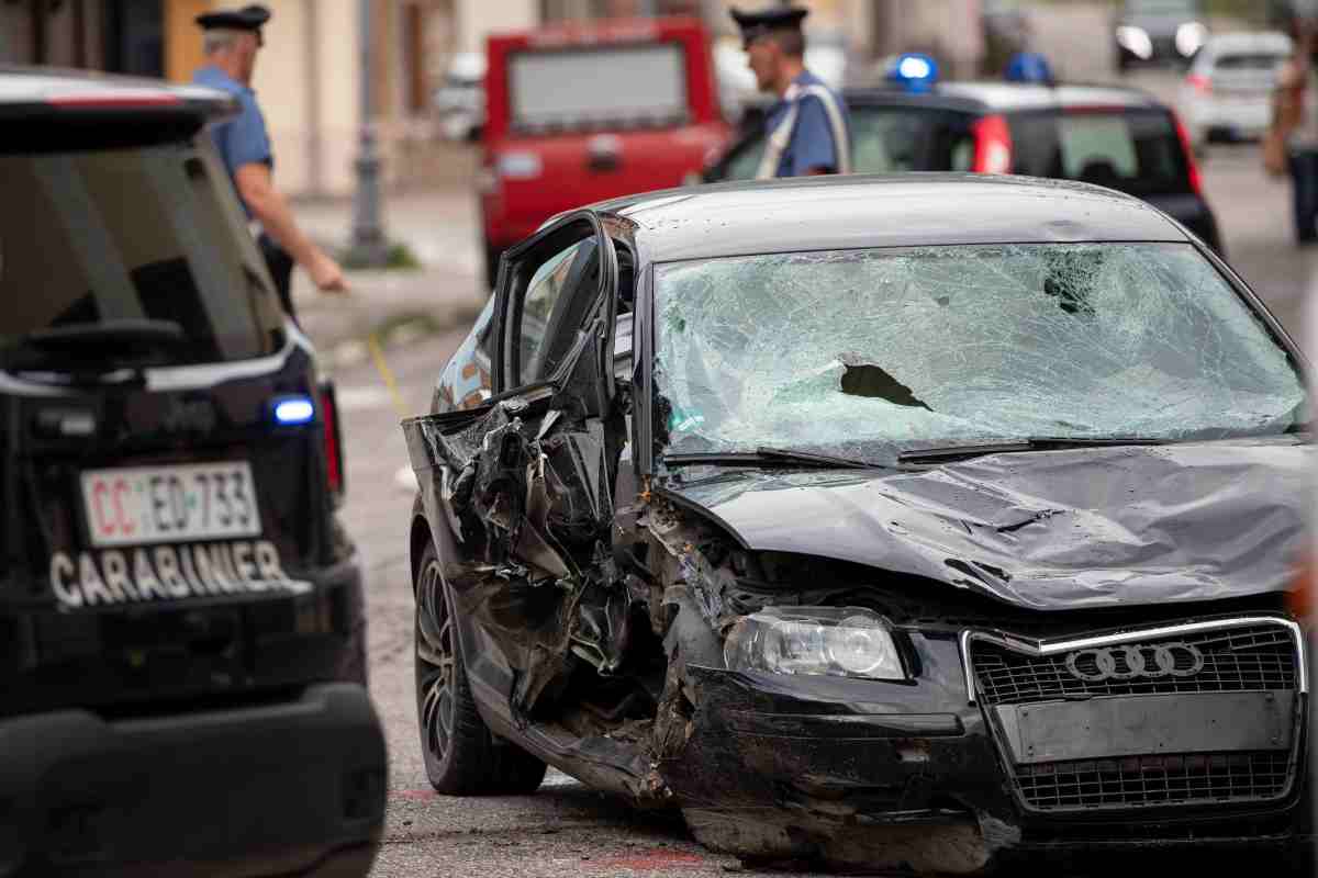 Tragedia nel Bellunese, auto travolge famiglia 