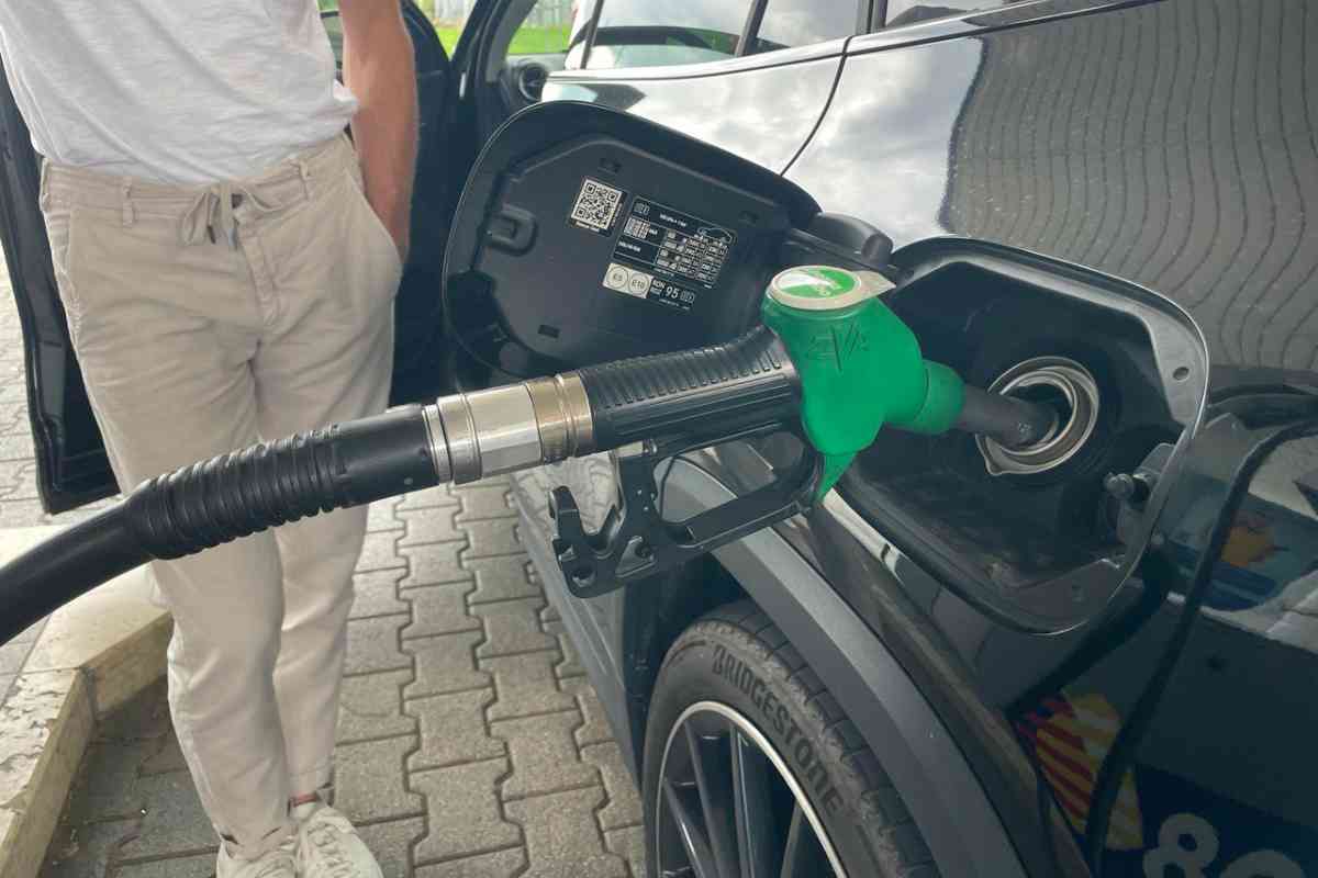 Benzina sempre di più in aumento