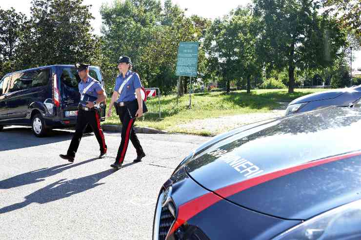 Sparatoria tra stranieri, due feriti