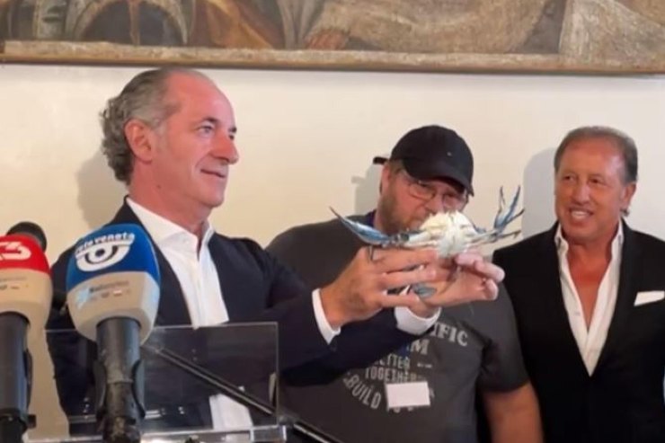 Luca Zaia ed il granchio blu