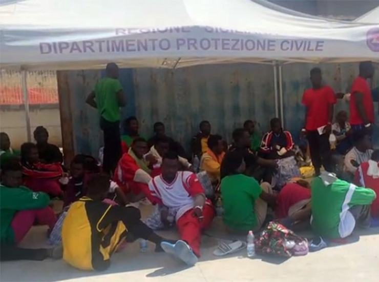 Sbarchi migranti Lampedusa
