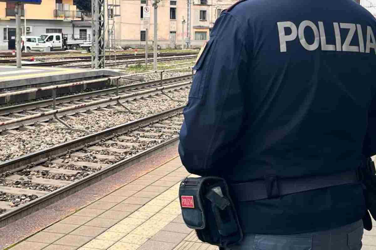 Giovane rapinato in un treno