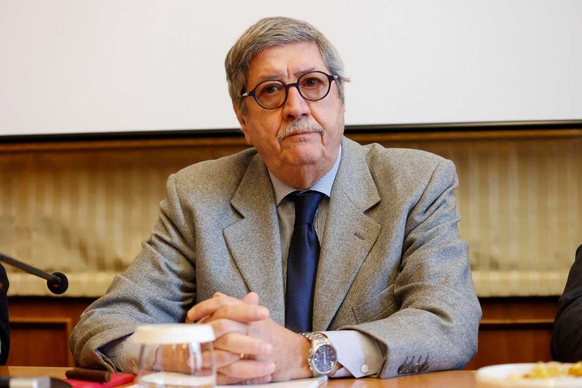 "Il cartello del prezzo medio rischia di non essere la panacea di tutti i mali annunciata dal ministro Urso"