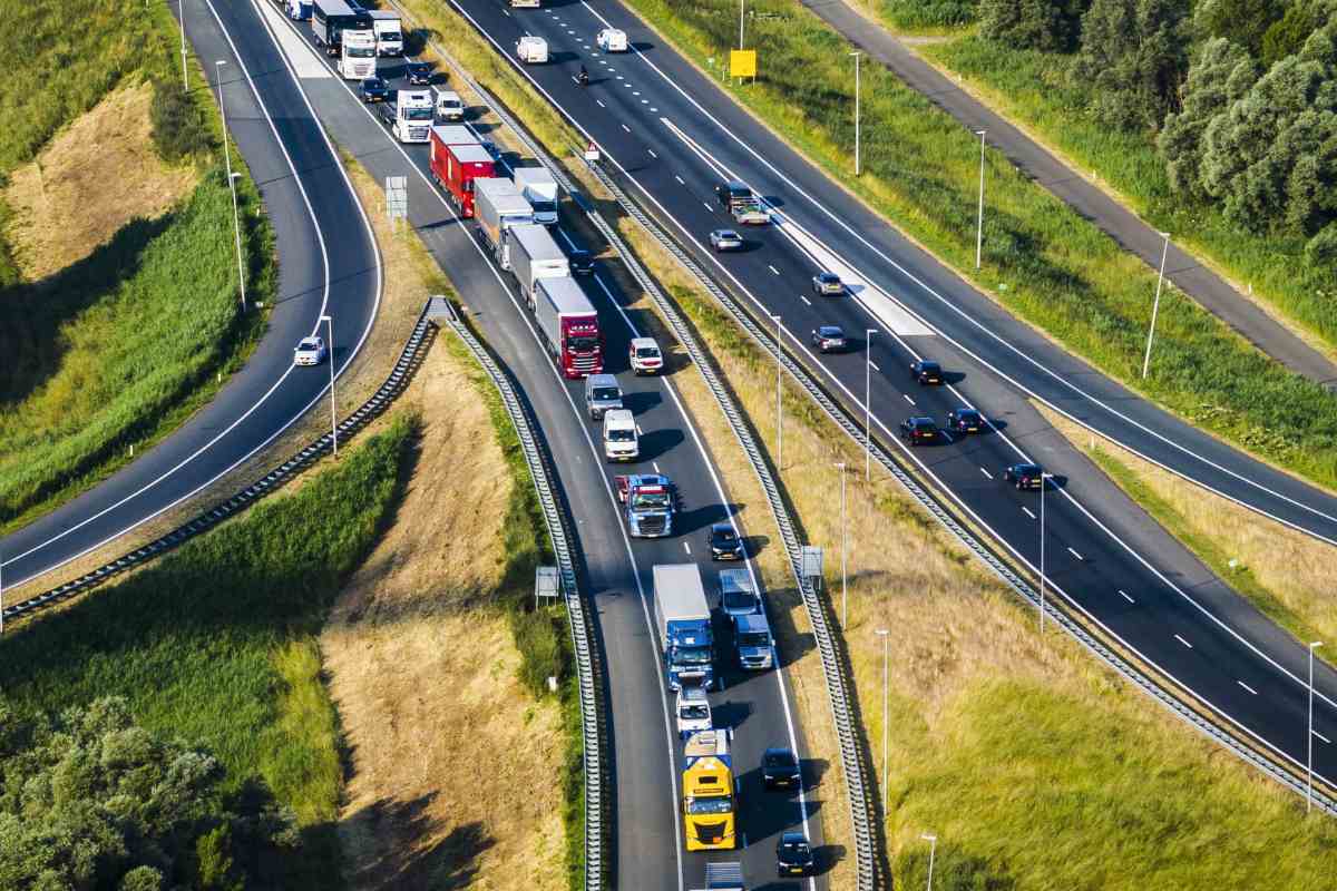 Esodo di Ferragosto, milioni di italiani in viaggio: weekend da bollino nero e caldo torrido