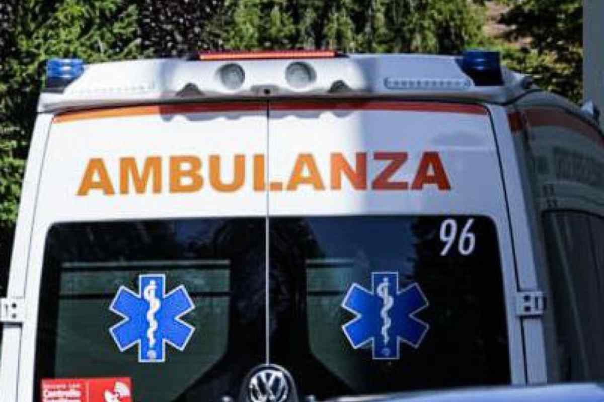 Investe la moglie con Apecar