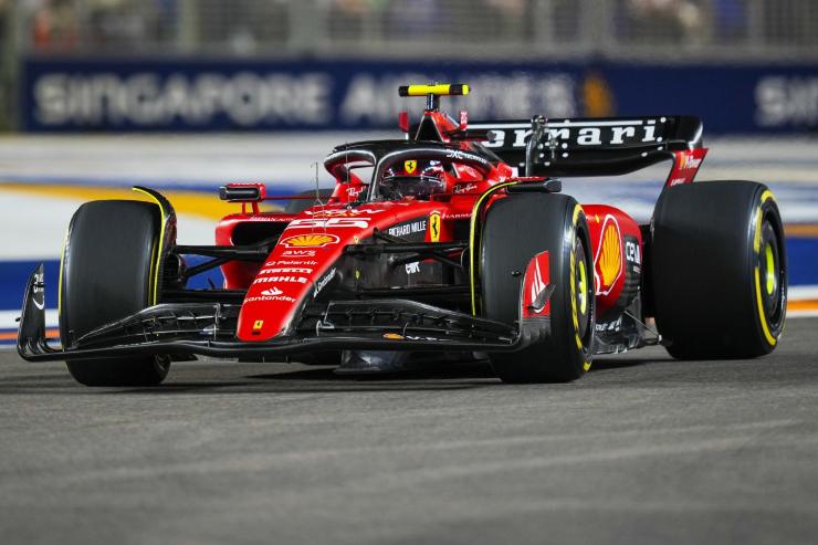 Ferrari vittoriosa a Singapore