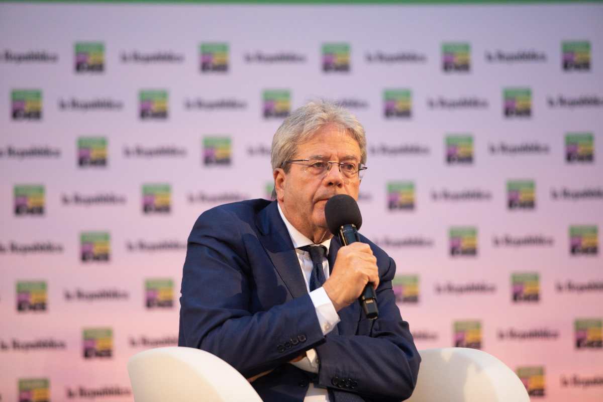 Manovra rimandata, Gentiloni:" Non è una bocciatura"