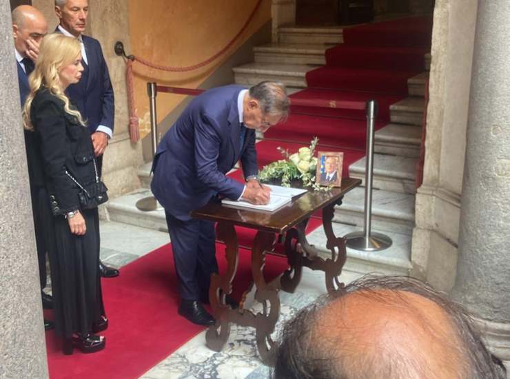 Diretta camera ardente Napolitano