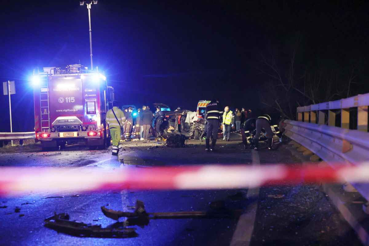 Due morti e 18 feriti