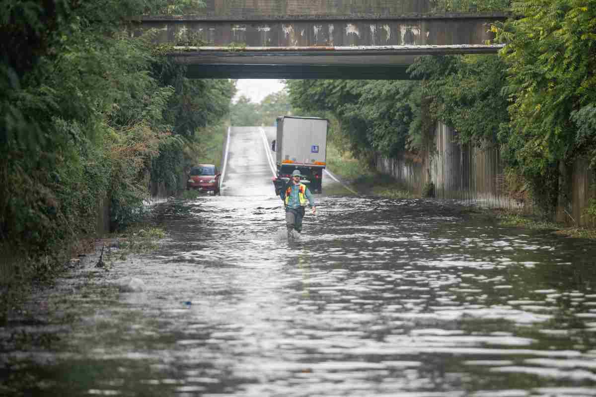 Maltempo si abbatte su Napoli