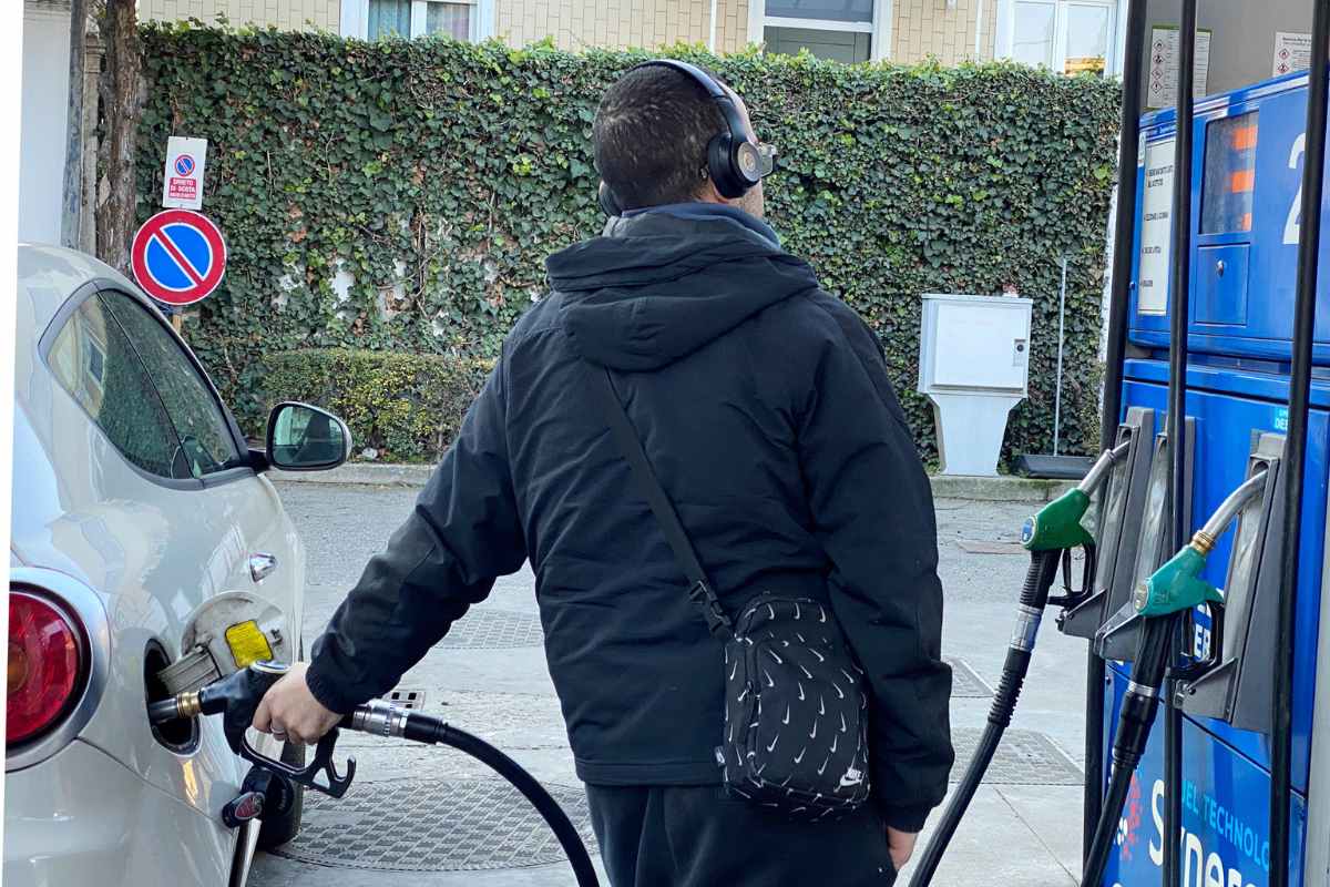 Benzina: perché il prezzo delle zone franche non è applicabile nel resto d'Italia