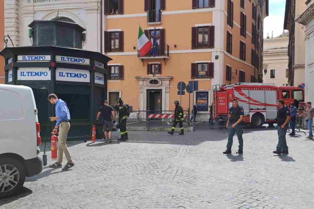 E' accaduto a pochi passi da Palazzo Chigi