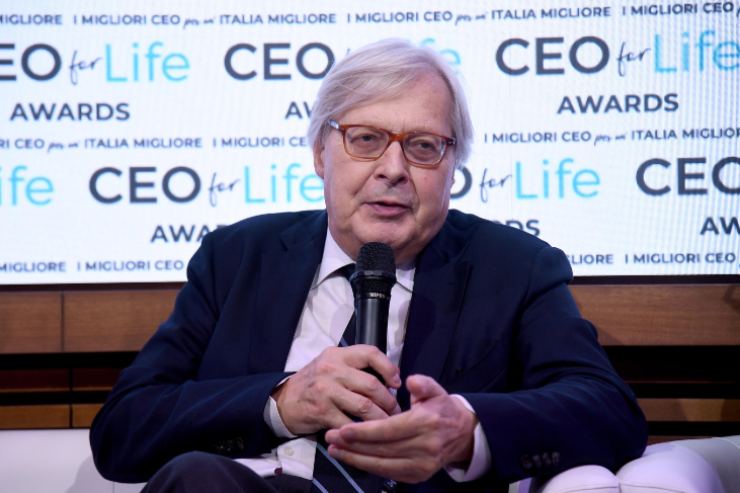 Interviene Sgarbi 