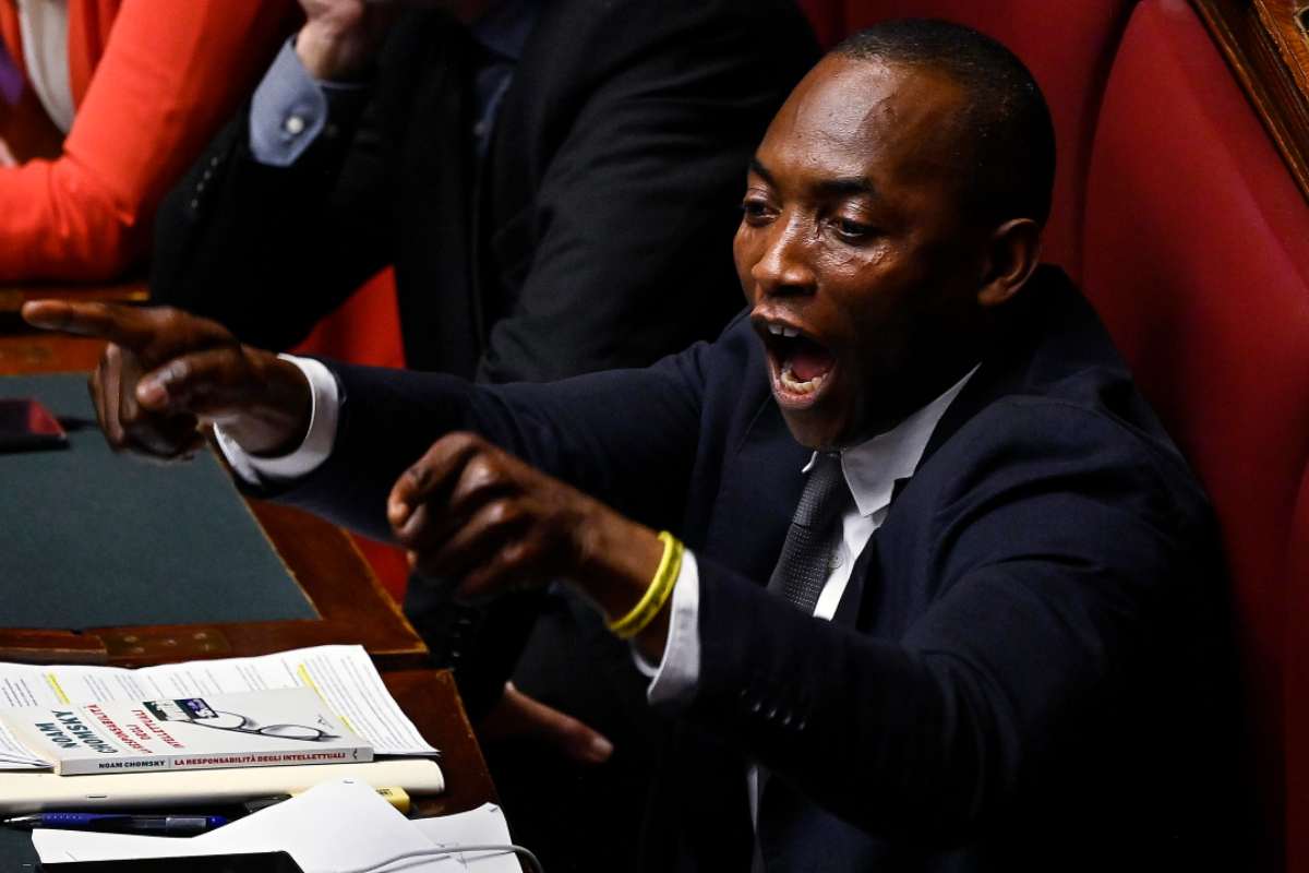 Le spese pazze della moglie