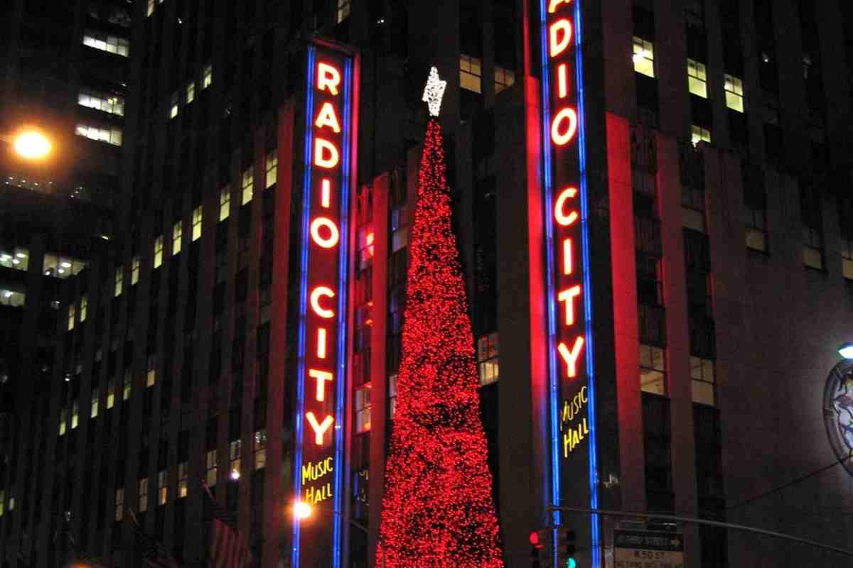 Acceso albero Natale New York