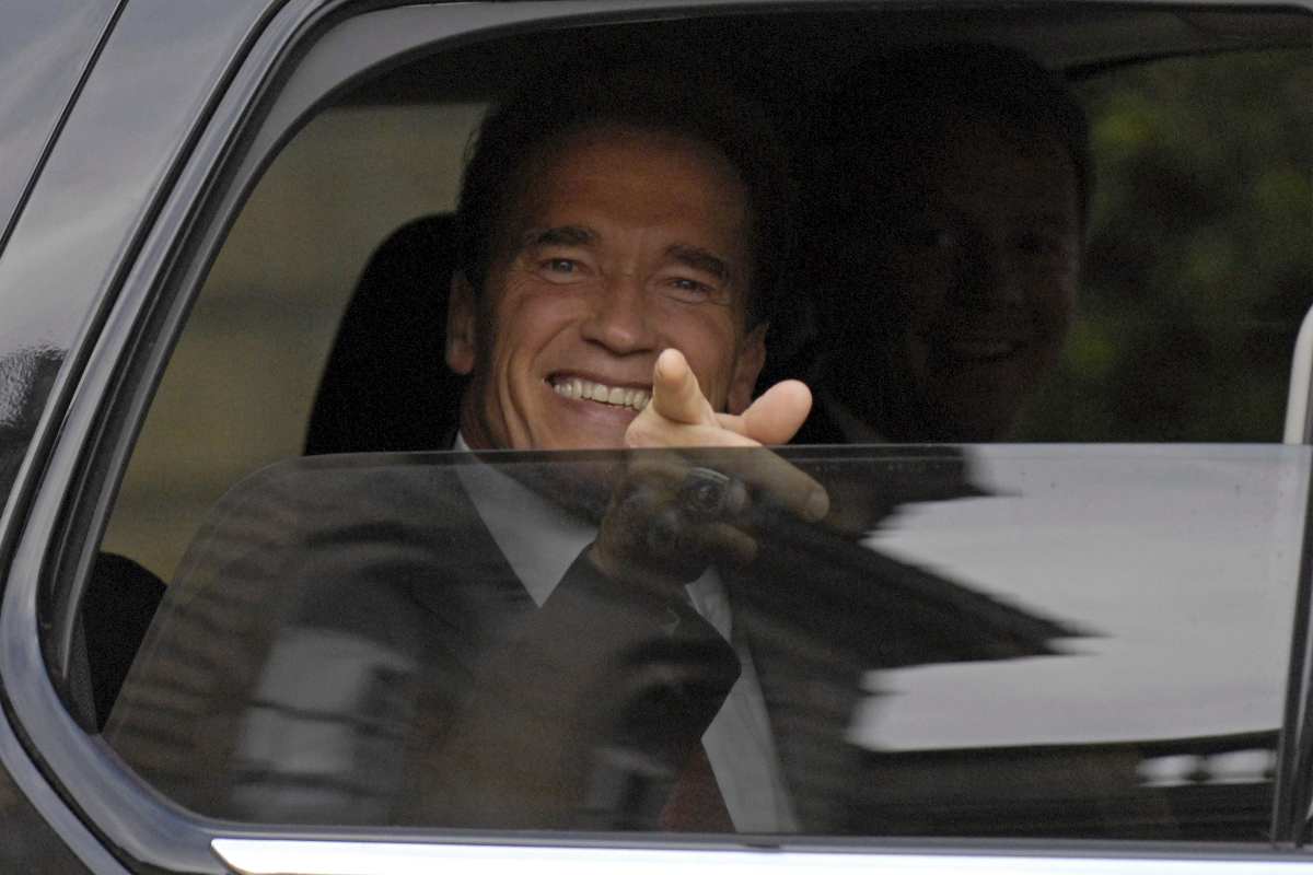 Arnold Schwarzenegger, incidente con una ciclista