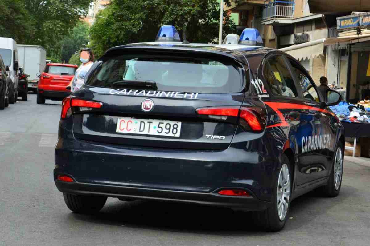 Ragazzo suicida in casa sabato sera
