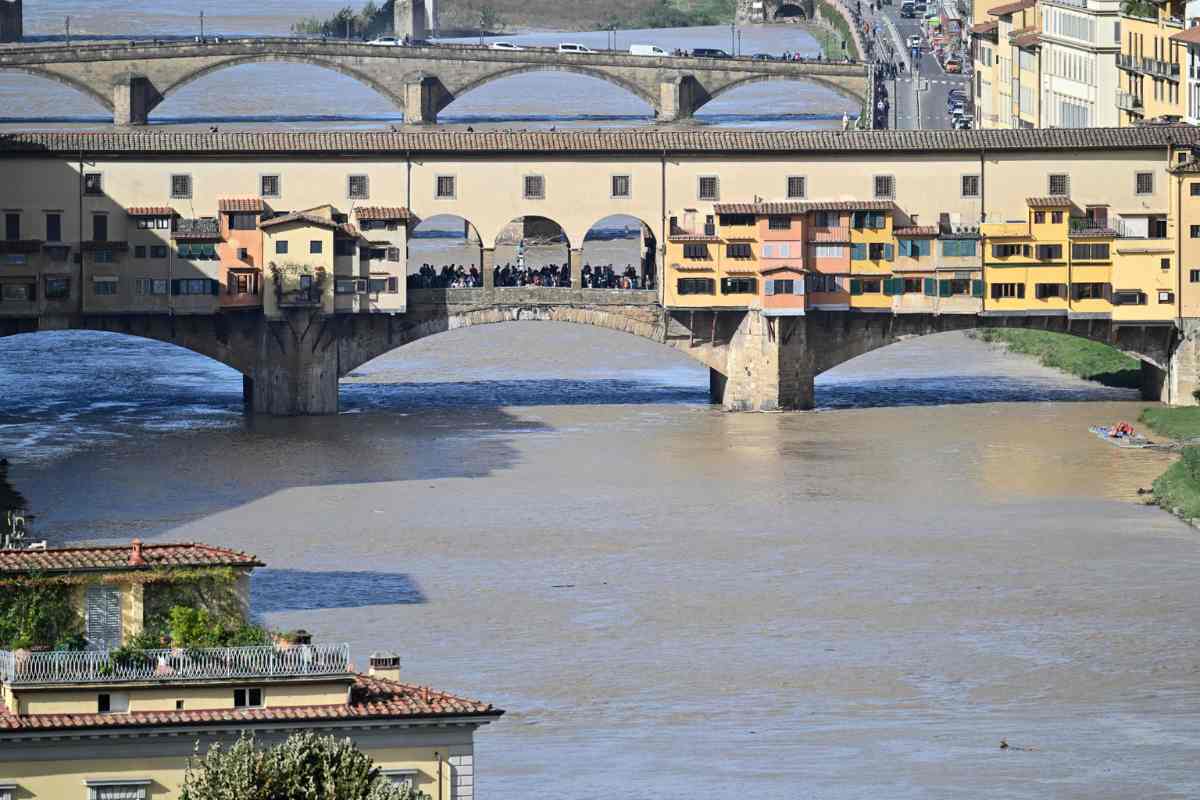 Maltempo: passata la piena dell'Arno a Firenze senza criticità