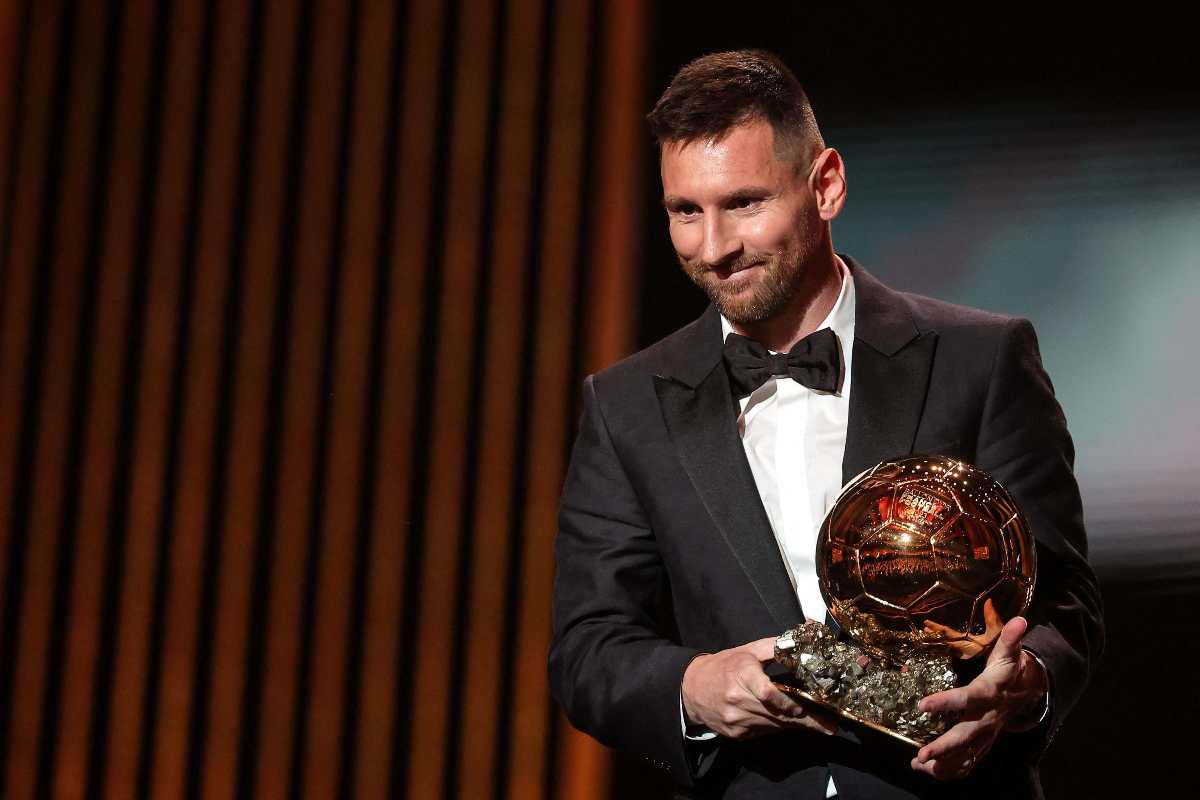 La celebrazione di Lionel Messi per l'ottavo Pallone d'Oro