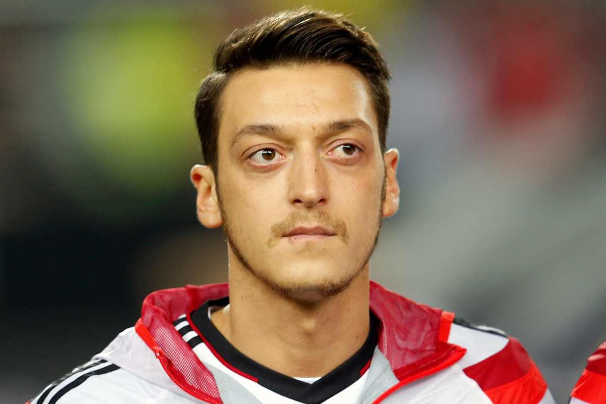 Ozil carriera delusione padre