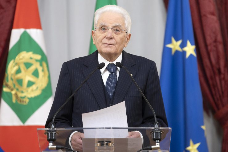 Mattarella, le sue parole per l'anniversario numero 227 della Costituzione