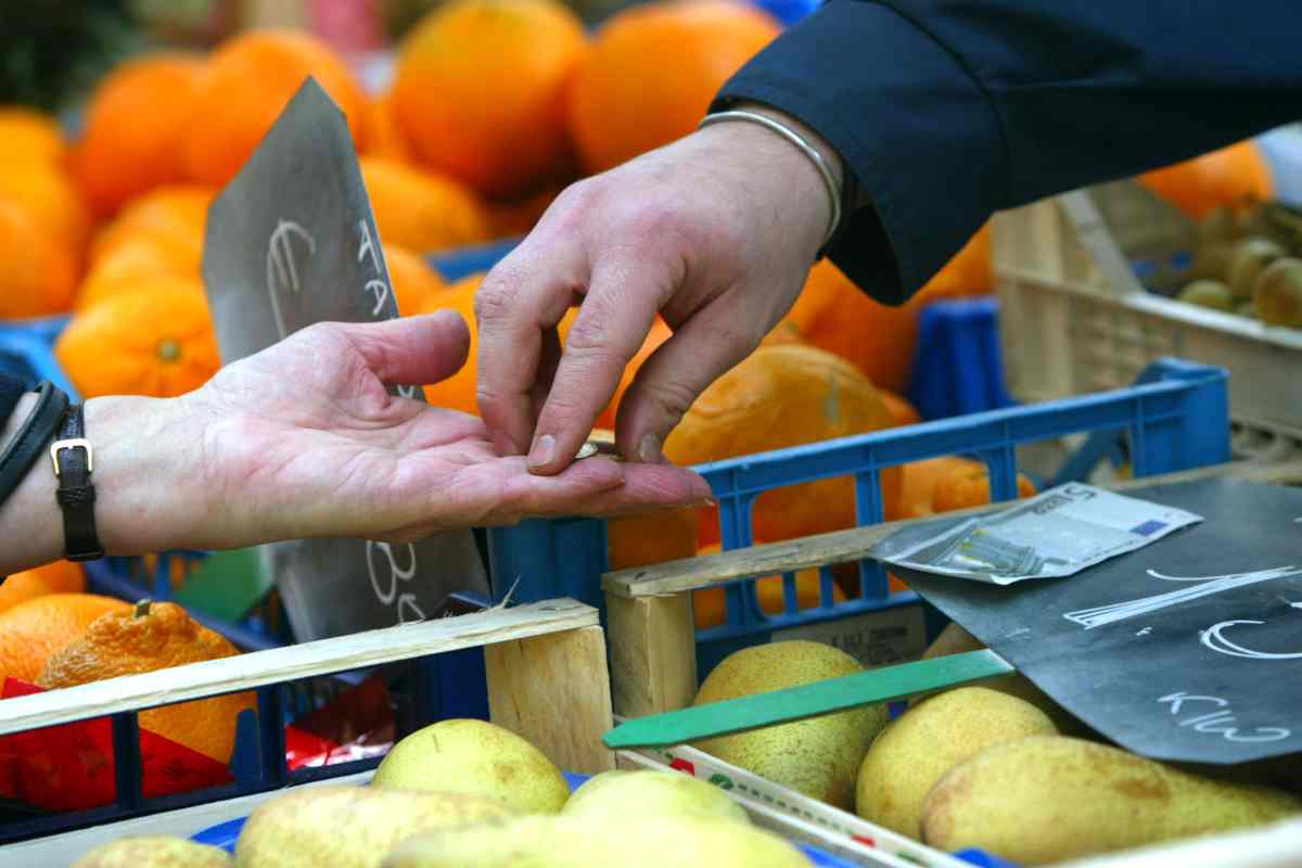 Cresce indice fiducia consumatori e imprese
