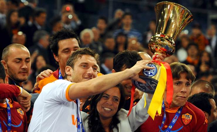 Francesco Totti e Rosella Sensi con la Coppa Italia