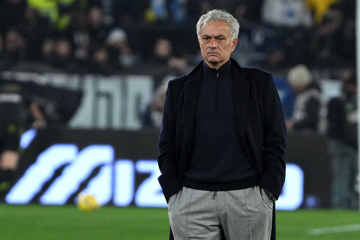 José Mourinho esonerato