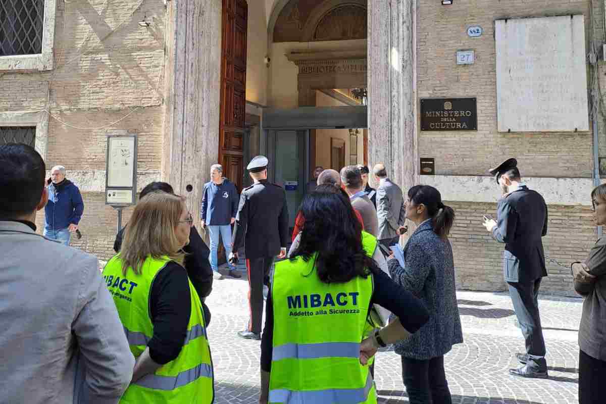 Ministero della Cultura, allarme bomba: scatta piano evacuazione