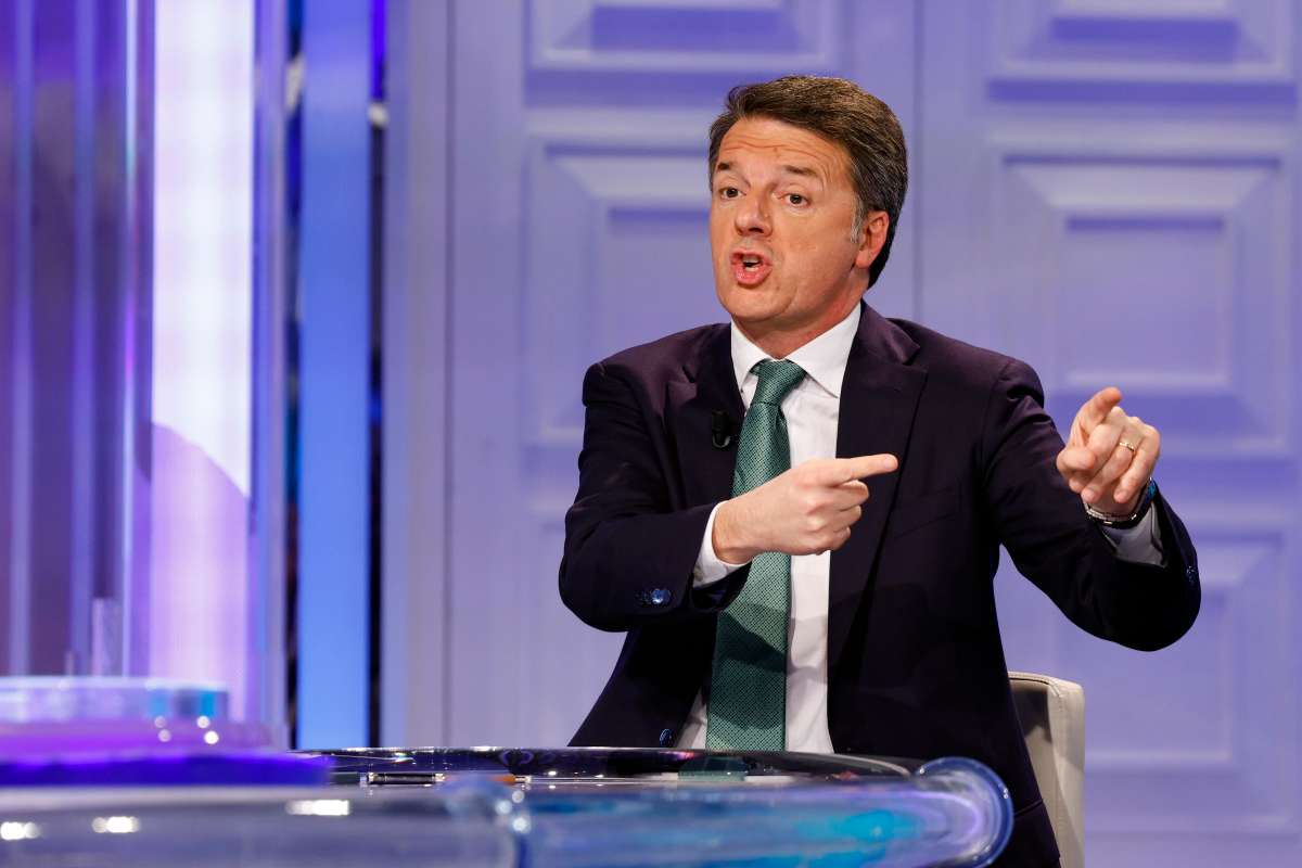 Renzi, stoccate a von der Leyen e Calenda: “Una ha fallito, per l’altro provo imbarazzo”