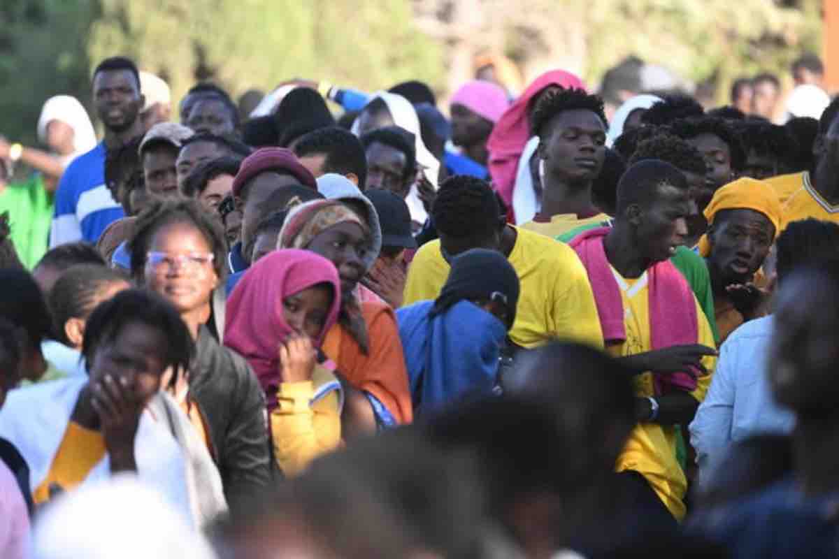 Soumahoro, la famiglia e i migranti