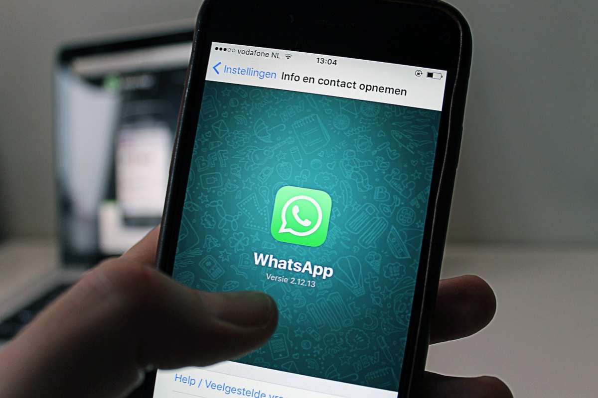 Apple costretta a ritirare WhatsApp e Threads dall’Apple Store