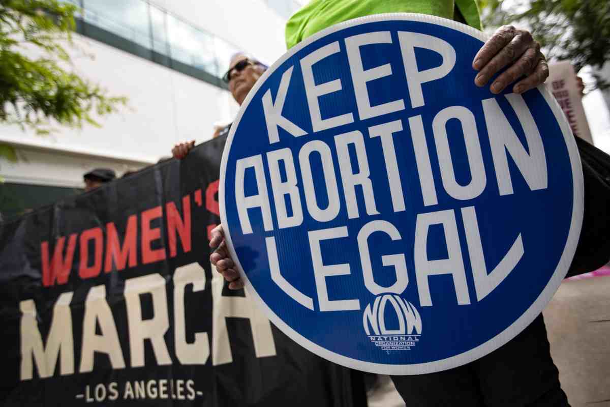 USA, Biden si scaglia contro Trump su legge aborto: “Un incubo per lui”
