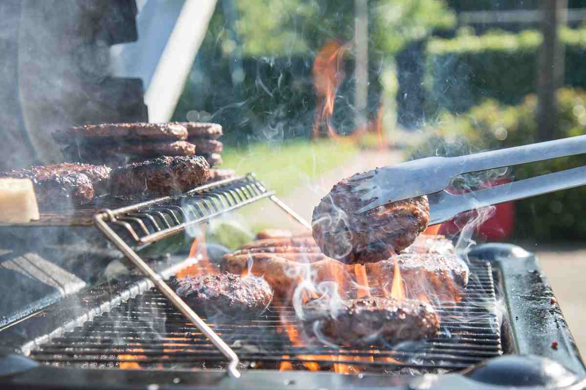 Militari accusati di frode: hanno usato i fondi dell’esercito per pagarsi un corso di barbecue