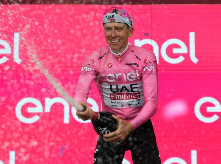 Pogacar vince la seconda tappa del Giro d'Italia