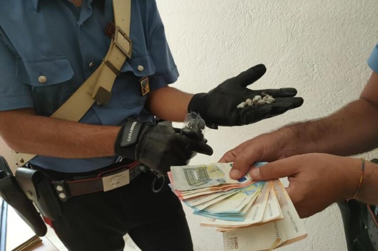 Carabinieri durante un sequestro