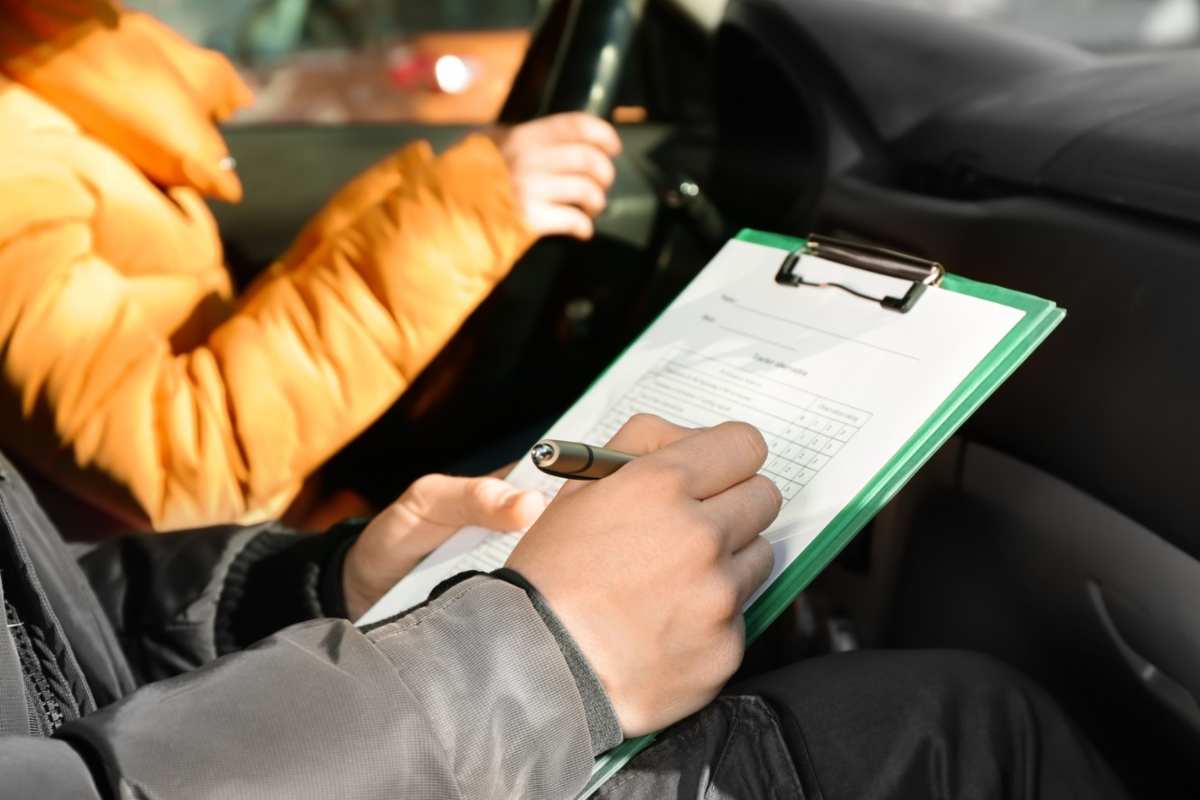 Denunciato all’esame per la patente di guida, aveva sostituito un amico