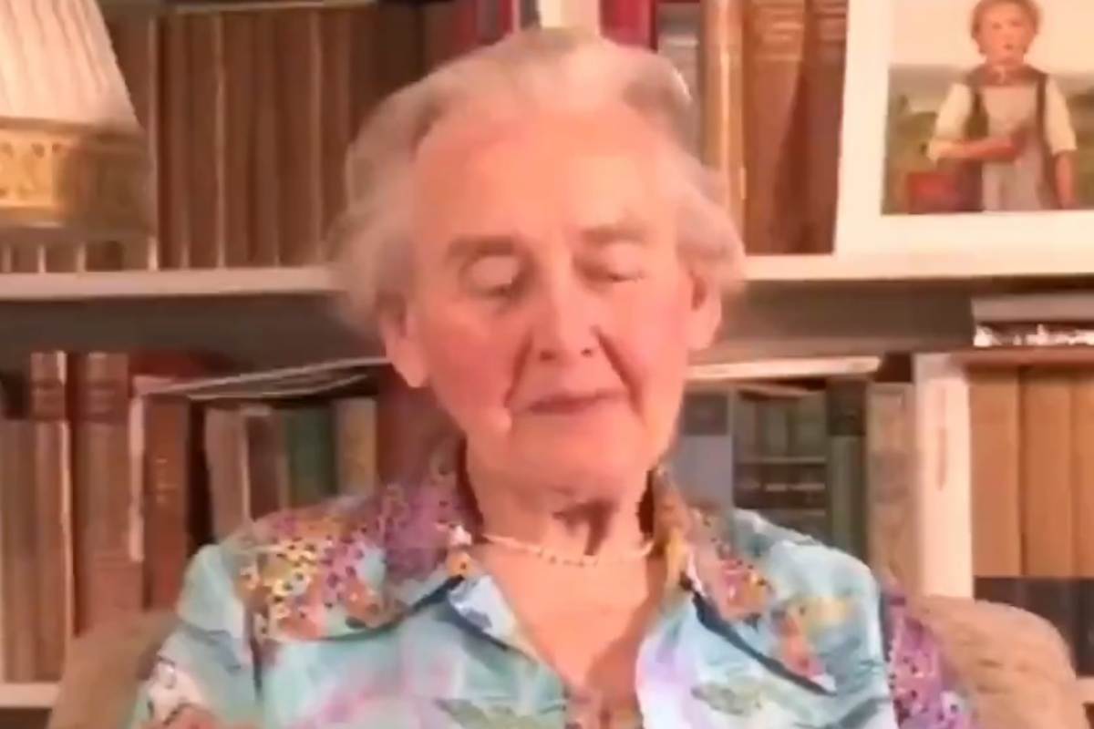 95enne condannata a un anno di prigione: “Auschwitz era solo un campo di lavoro”